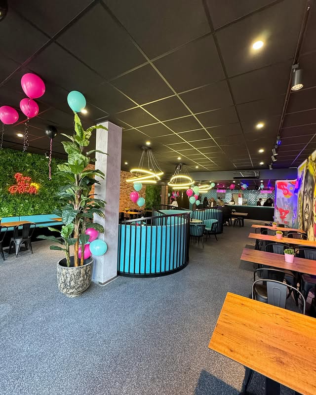 LED-verlichting in restaurant Seven Burgers door FP Elektro